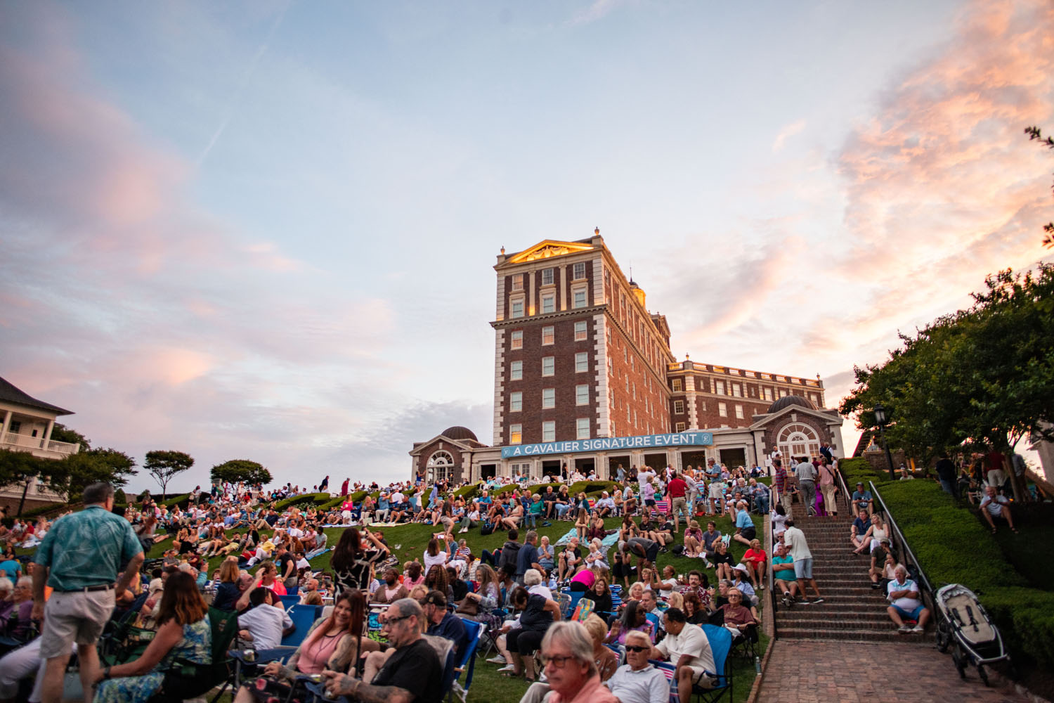 The Historic Cavalier Hotel Great Lawn filled with guests during an event
