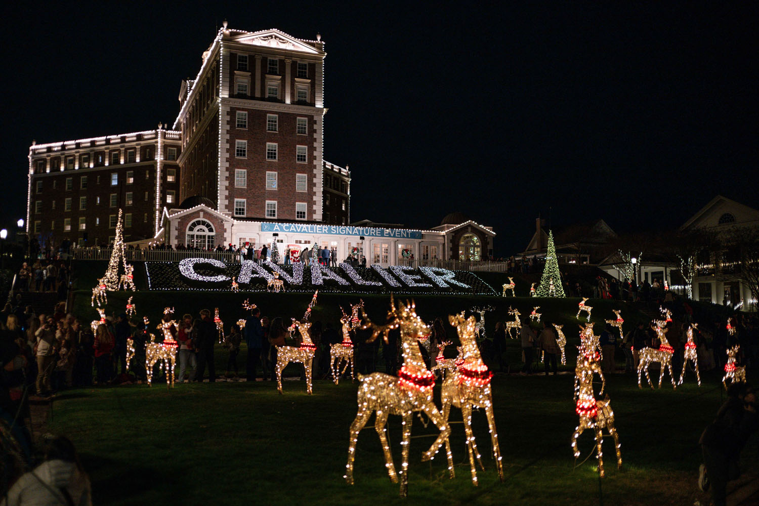 An outdoor holiday event at The Historic Cavalier Hotel